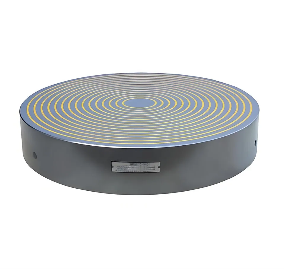 Apaļa elektromagnētiskā patrona ar koncentriskiem stabiem